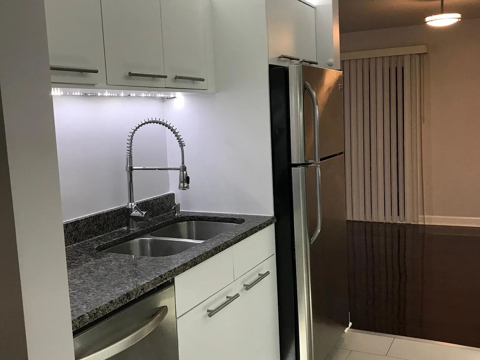 2 bed, 1200 sqft, $1,600 — Photo 2