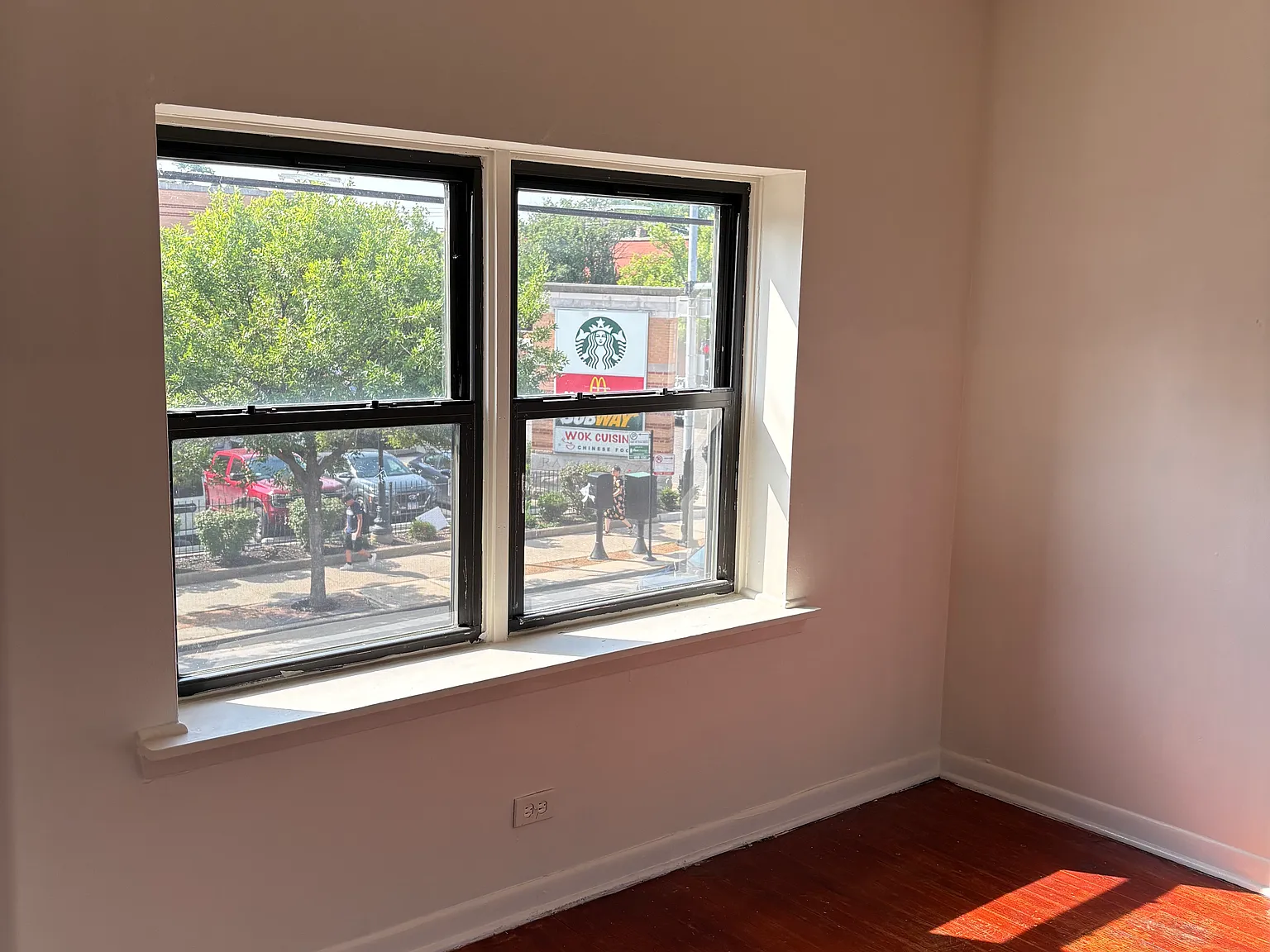 3 bed, 1800 sqft, $2,000 — Photo 1