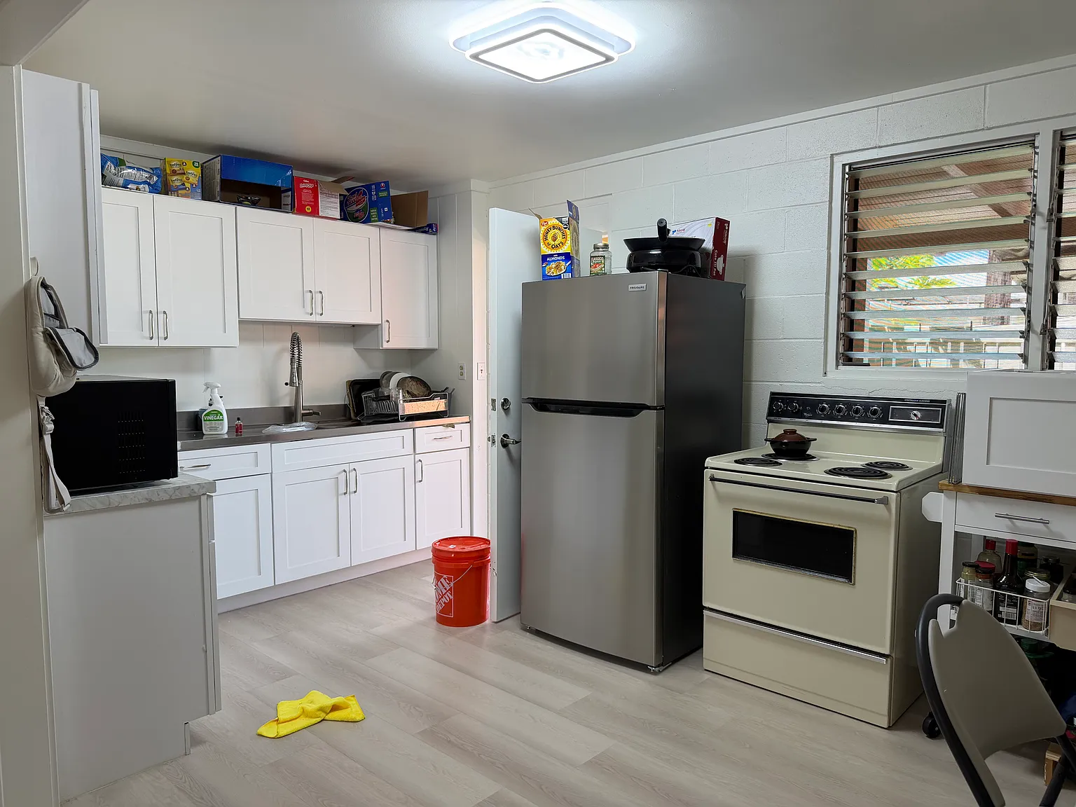 3 bed, 1003 sqft, $3,700 — Photo 2