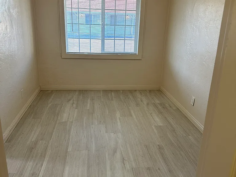 45305 Sierra Hwy — Photo 7
