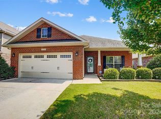 14736 Madison Hill Ct, Charlotte, NC 28273