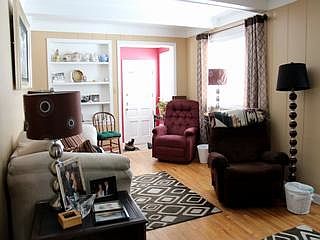 2nd image of 204 Oak St