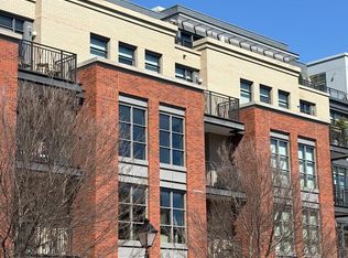 16 Bakers Walk #404, Alexandria, VA 22314
