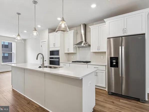 2729 Light St, Baltimore, MD 21230