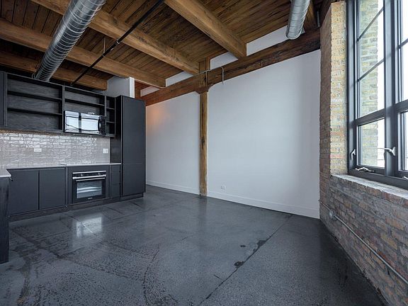 2nd image of 2062 N Southport Ave #411