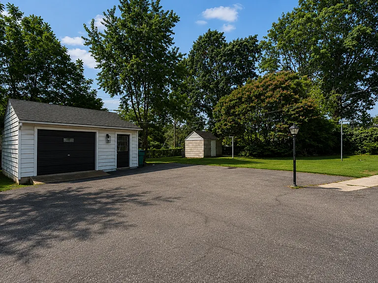 1650 Westhill Rd — Photo 4