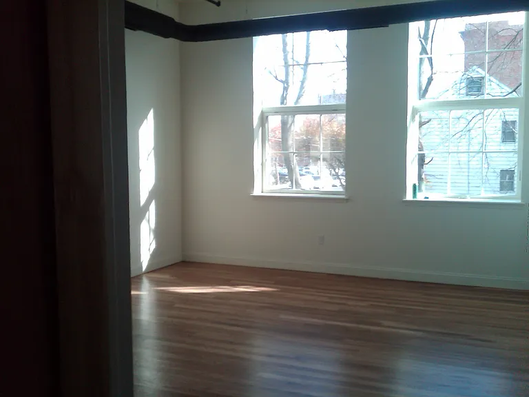 27 Western Avenue — Photo 16
