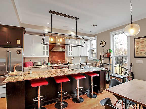 5th image of 45 Vernon Ave #2