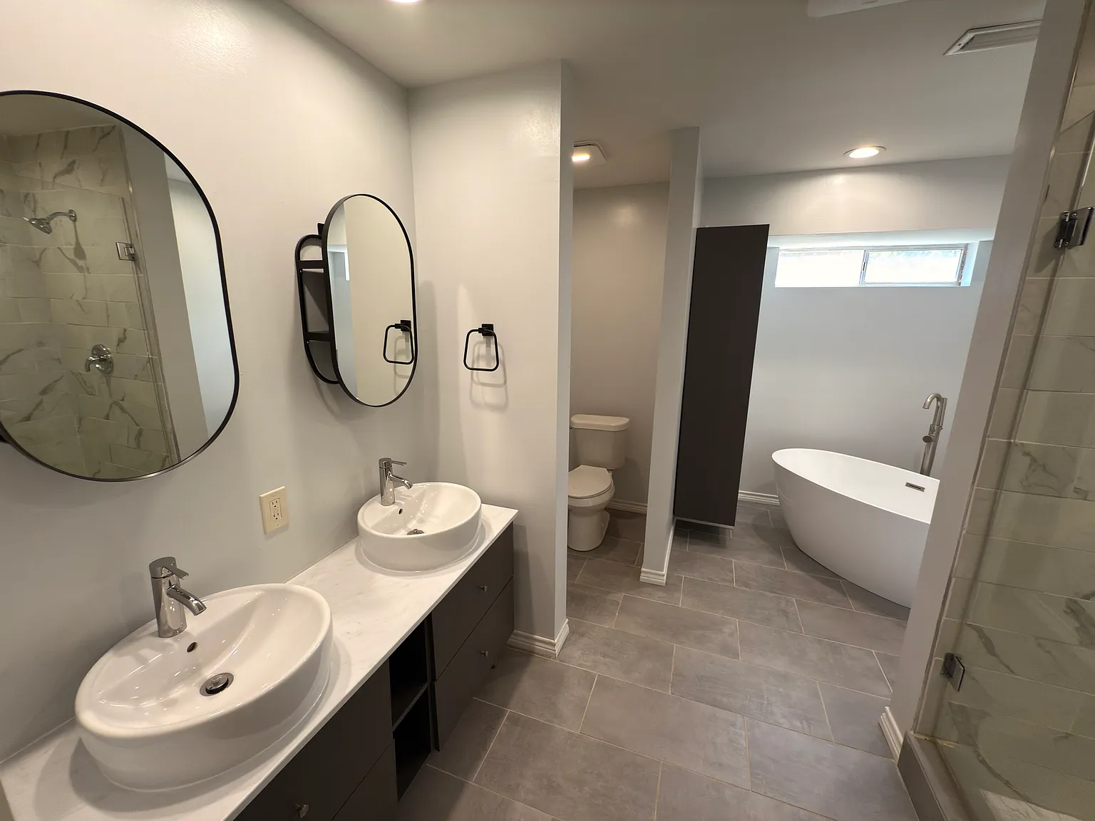 4 bed, 2377 sqft, $3,100 — Photo 2