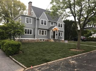 4 Jochum Ave, Larchmont, NY 10538