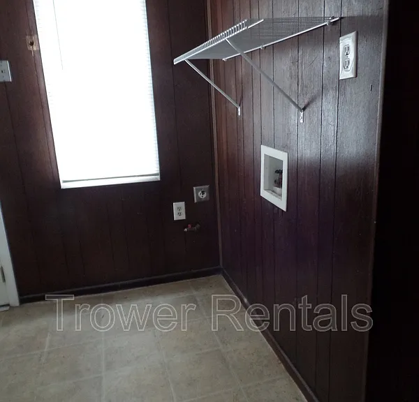1010 Center Ave — Photo 6
