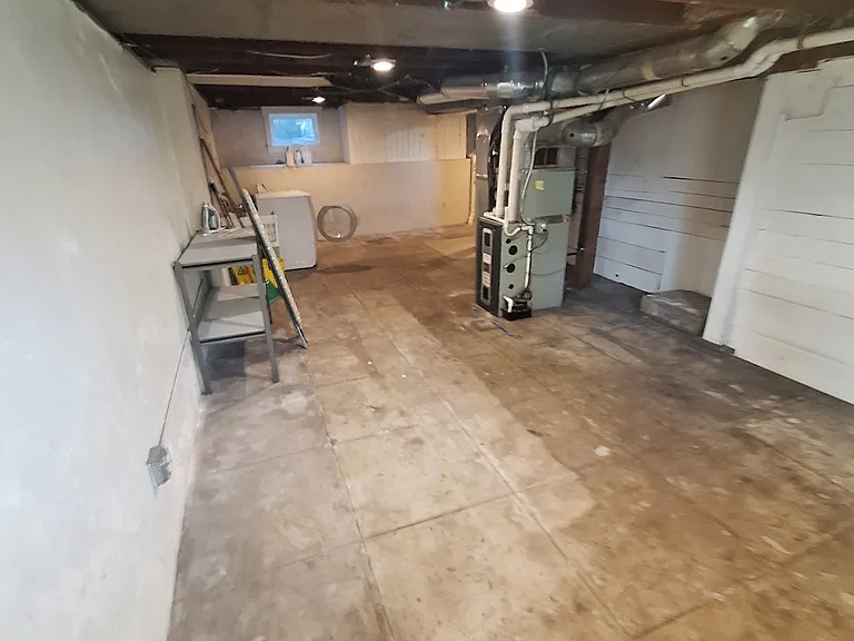 Large unfinshed basement, (not shown extra finished room(non-conforming) for playroom or storage
