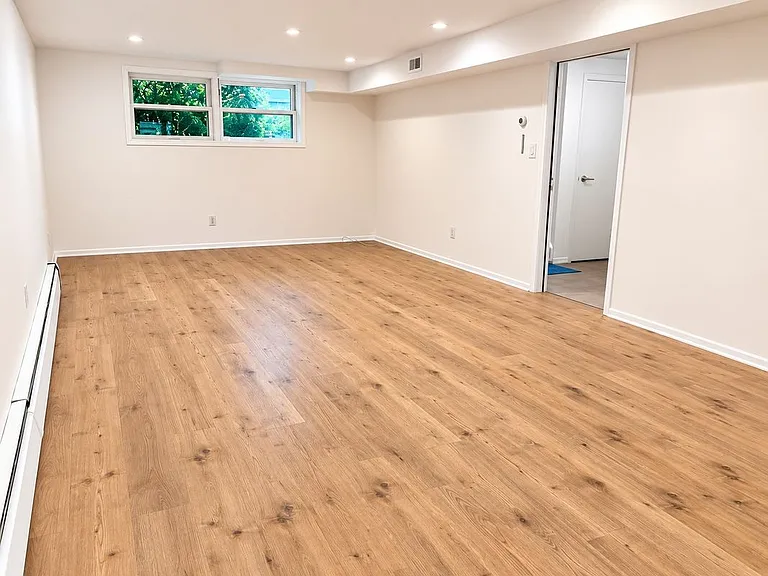 426 Broad St #1 — Photo 24