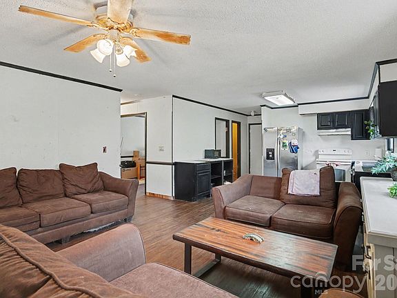 3rd image of 236 Tussey Rd