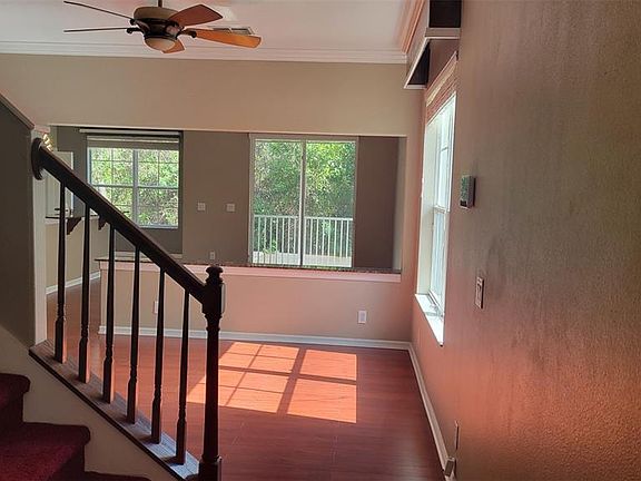 3rd image of 1443 Hillview Ln