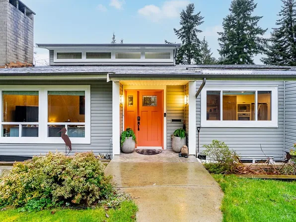 2673 128th St, Surrey, BC V4A 3W7