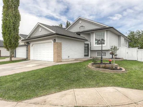 81 E Coventry Cir NE, Calgary, AB T3K 4Y8
