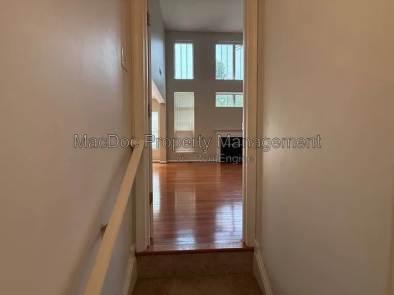 1404 Graham Dr — Photo 70