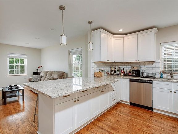 2nd image of 4624 Hunt Rd