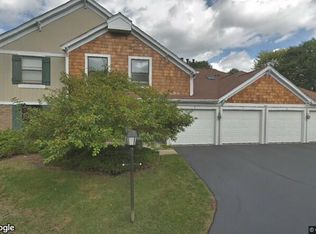 1901 Gresham Cir APT A, Wheaton, IL 60189