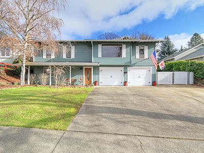 739 NE Oregon Ave, Grants Pass, OR, 97526