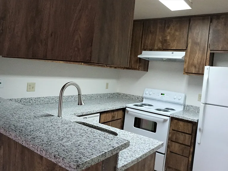 Garfield Court Apartments — Photo 14