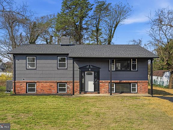 2nd image of 7918 Elizabeth Rd