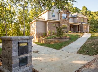 7805 Clara Chase Dr, Ooltewah, TN 37363