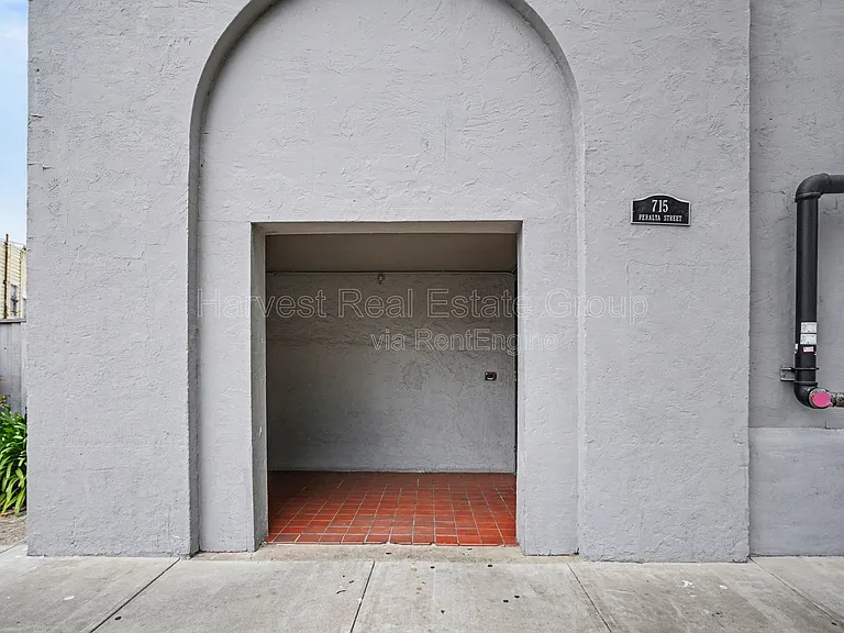 Peralta St — Photo 13