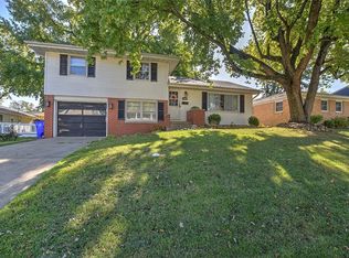 4052 Buckingham Dr, Decatur, IL 62526