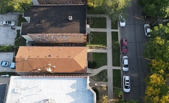 4th image of 8243 Knox Ave #1