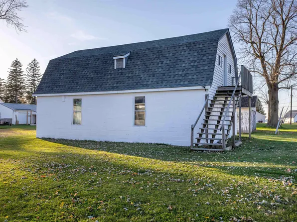 115 Summer St, Warren, IL 61087