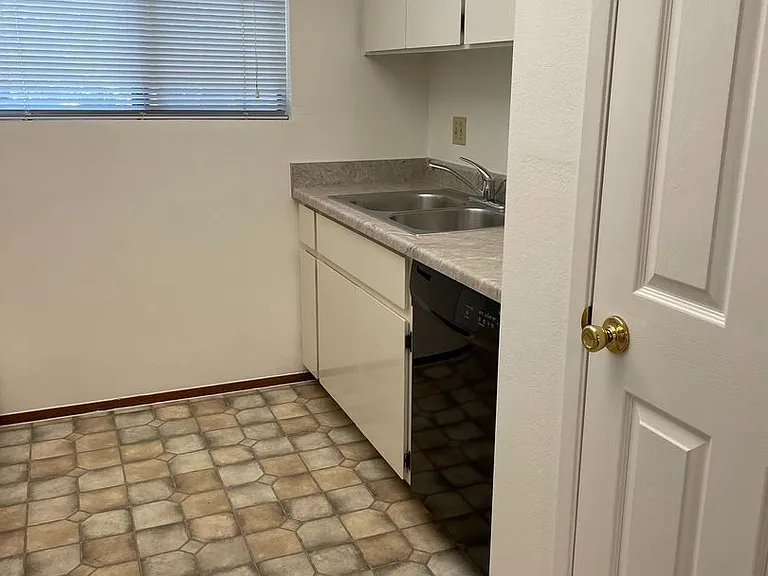 2545 Vallejo St — Photo 3