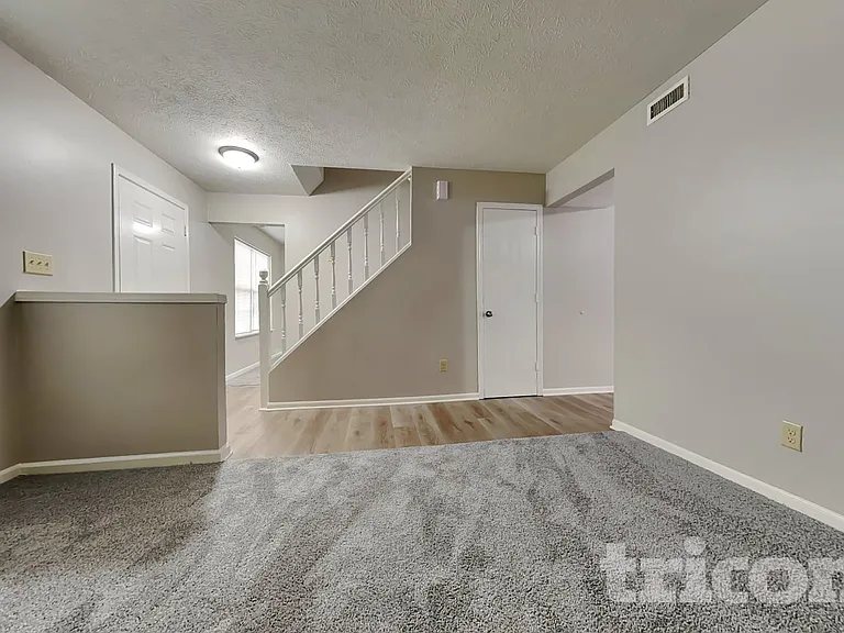 5926 Bowie Ln — Photo 3