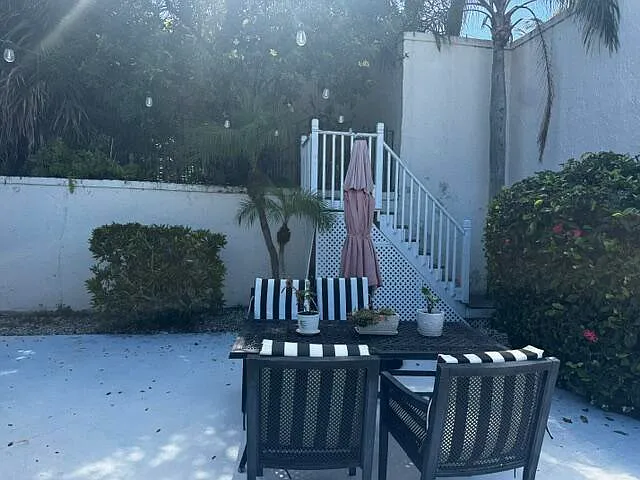 112 E Coral Fish Ln — Photo 33