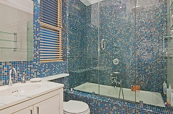 Sold by Century 21 Metropolitan | media 20