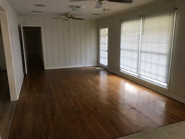 3 bed, 1100 sqft, $1,800 — Photo 2