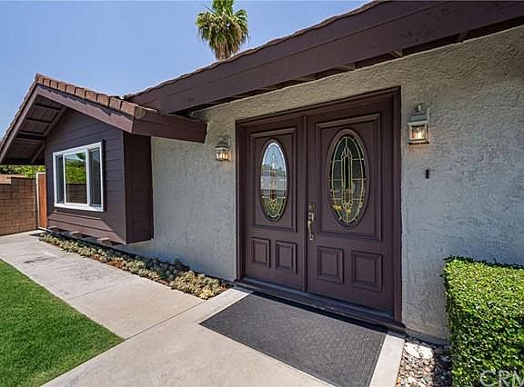 3rd image of 1375 Dahlia Cir