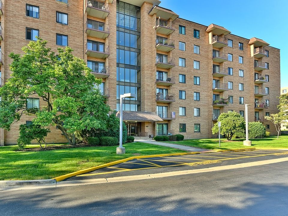 1st image of 1717 W Crystal Ln Unit 606