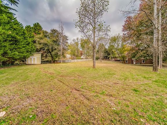 3rd image of 575 Saddle Creek Cir