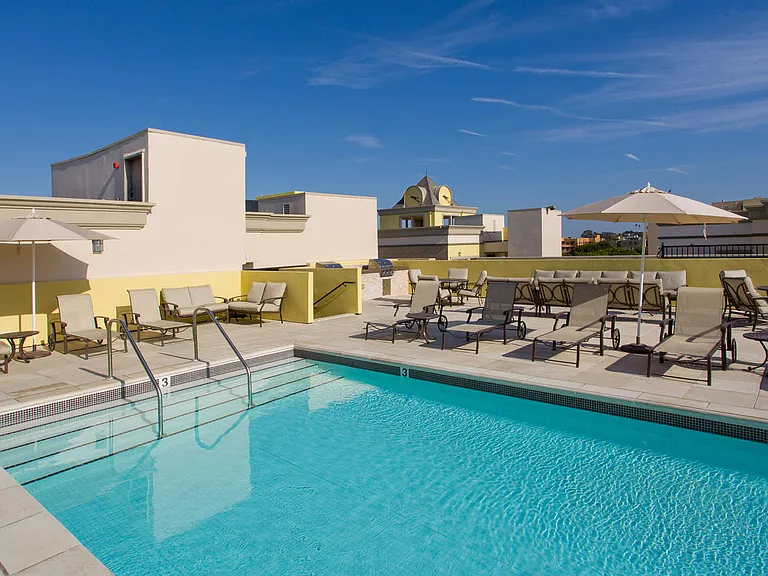 Outdoor Heated Rooftop Pool