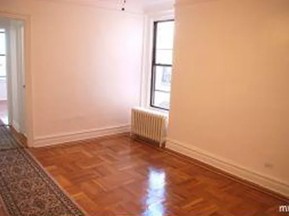 9524 Ft Hamilton Avenue image 1 of 4