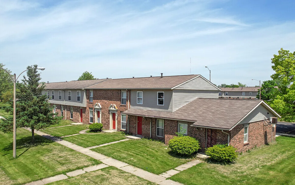 Building Photo - River Pointe Townhomes