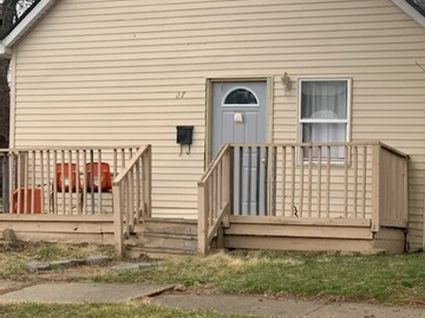 27 E 35th St, Steger, IL 60475