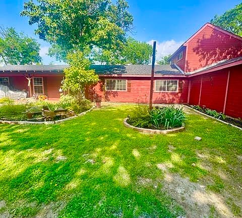 3rd image of 9619 Santa Monica Dr