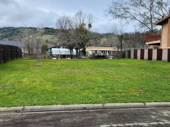 577 Spinnaker Court, Clearlake Oaks, CA 95423