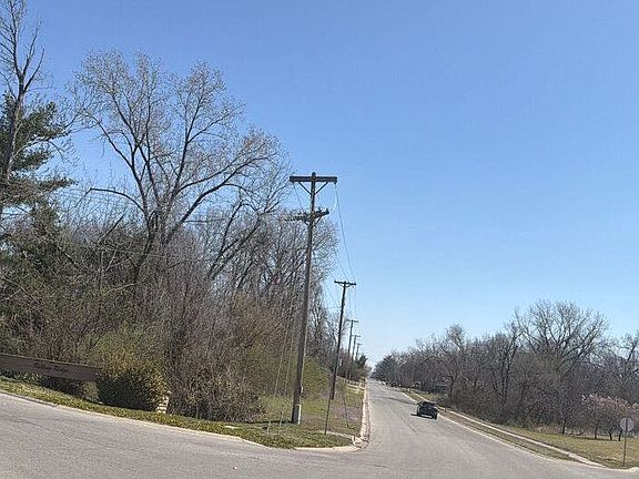 4th image of 942 Ridge Dr