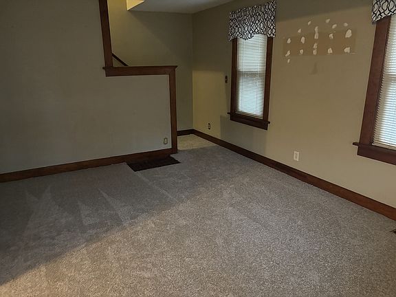 5th image of 3625 Woodbine Ave