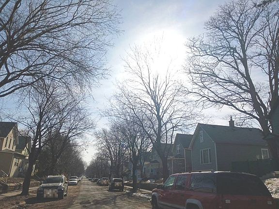 4th image of 841 Lawson Ave E