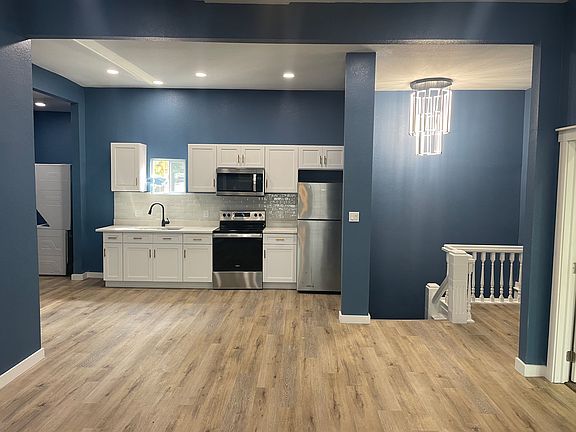 5th image of 227 Jackson St #202